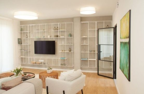 Corner Row House for Rent in River park
