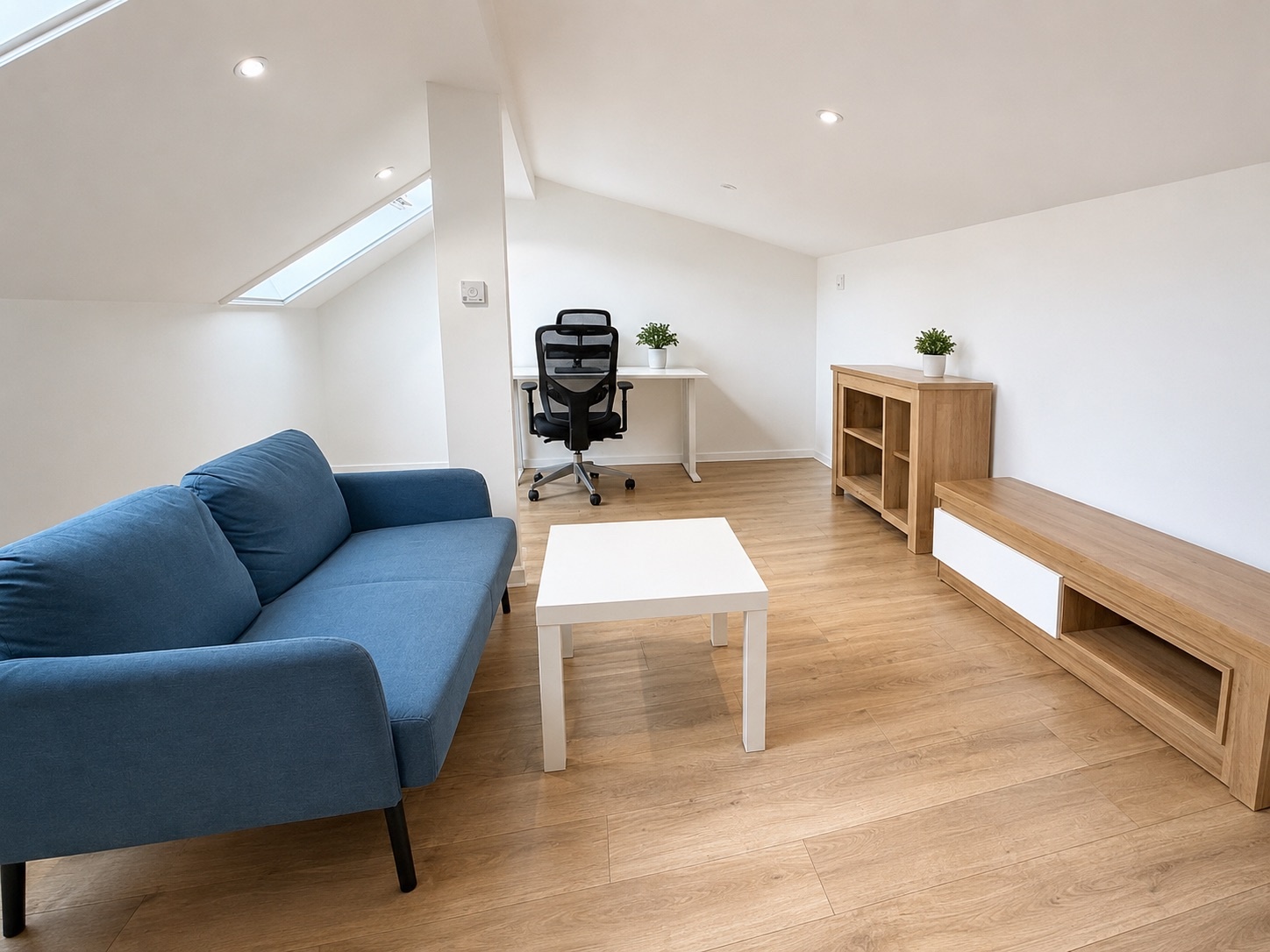 Kitchen and dining area in the semi-detached residence